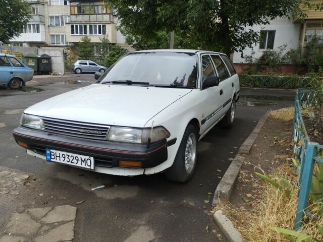 Белый Тойота Корона, объемом двигателя 1.5 л и пробегом 240 тыс. км за 1100 $, фото 6 на Automoto.ua