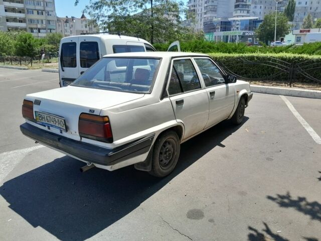 Белый Тойота Корса, объемом двигателя 1.3 л и пробегом 170 тыс. км за 400 $, фото 4 на Automoto.ua