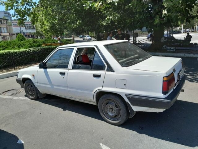 Белый Тойота Корса, объемом двигателя 1.3 л и пробегом 170 тыс. км за 400 $, фото 2 на Automoto.ua