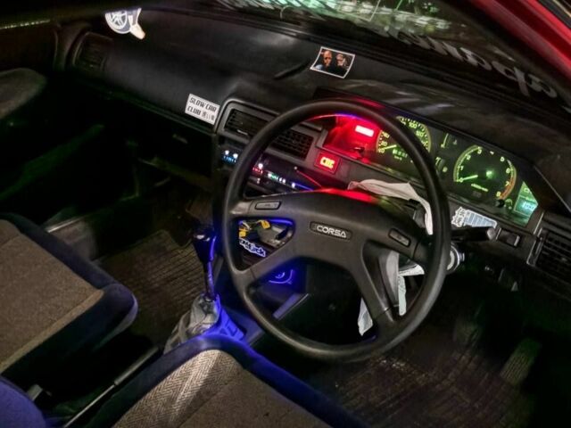 Красный Тойота Корса, объемом двигателя 0 л и пробегом 111 тыс. км за 714 $, фото 4 на Automoto.ua