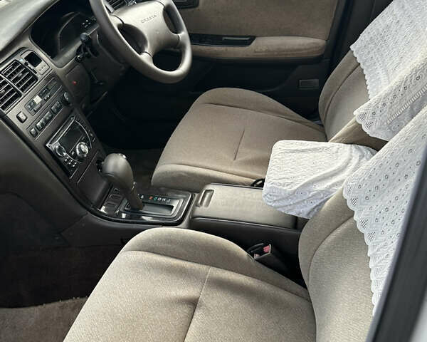 Білий Тойота Креста, об'ємом двигуна 2.5 л та пробігом 500 тис. км за 6000 $, фото 3 на Automoto.ua