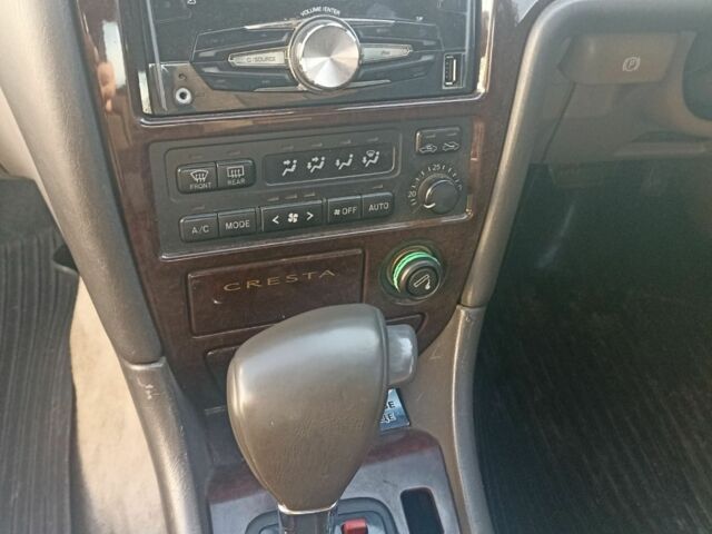 Белый Тойота Креста, объемом двигателя 2.4 л и пробегом 360 тыс. км за 3499 $, фото 5 на Automoto.ua