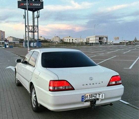 Белый Тойота Креста, объемом двигателя 2.5 л и пробегом 322 тыс. км за 4500 $, фото 3 на Automoto.ua