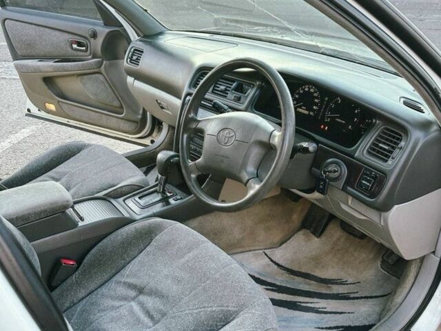 Белый Тойота Креста, объемом двигателя 2.5 л и пробегом 322 тыс. км за 4500 $, фото 5 на Automoto.ua