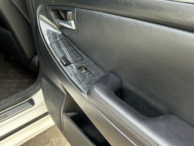 Белый Тойота Краун, объемом двигателя 3 л и пробегом 269 тыс. км за 6500 $, фото 13 на Automoto.ua