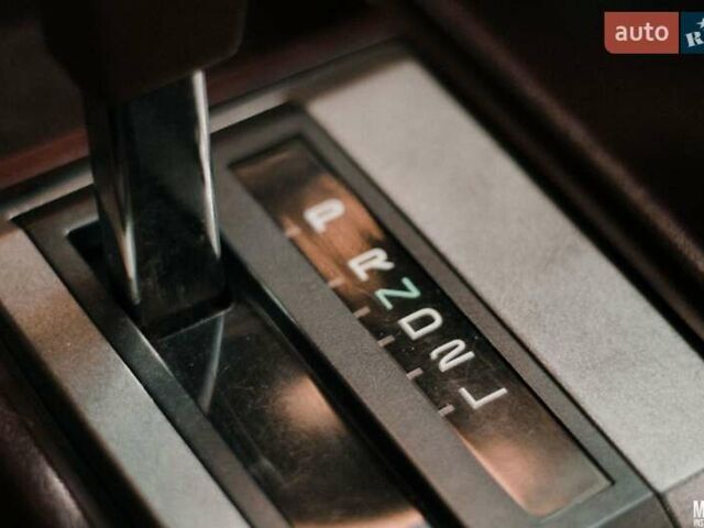 Бежевый Тойота Краун, объемом двигателя 1.99 л и пробегом 270 тыс. км за 10000 $, фото 4 на Automoto.ua