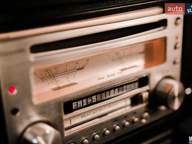 Бежевый Тойота Краун, объемом двигателя 1.99 л и пробегом 270 тыс. км за 10000 $, фото 3 на Automoto.ua