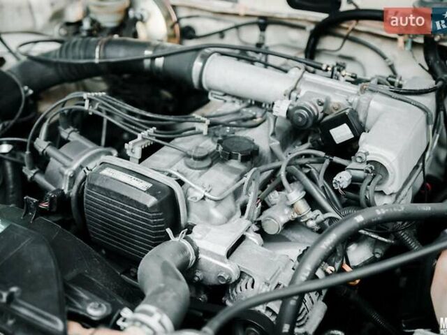 Бежевый Тойота Краун, объемом двигателя 1.99 л и пробегом 270 тыс. км за 10000 $, фото 20 на Automoto.ua