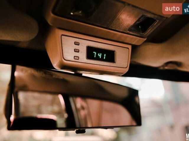 Бежевый Тойота Краун, объемом двигателя 1.99 л и пробегом 270 тыс. км за 10000 $, фото 19 на Automoto.ua