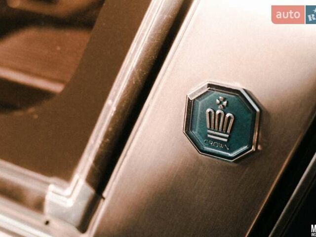 Бежевый Тойота Краун, объемом двигателя 1.99 л и пробегом 270 тыс. км за 10000 $, фото 23 на Automoto.ua