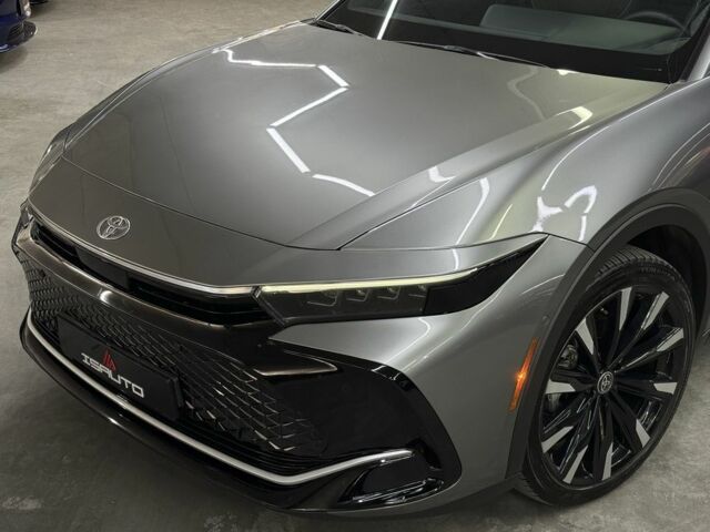 Серый Тойота Краун, объемом двигателя 0 л и пробегом 23 тыс. км за 45900 $, фото 5 на Automoto.ua