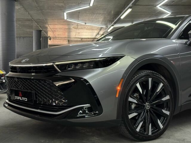 Серый Тойота Краун, объемом двигателя 0 л и пробегом 23 тыс. км за 45900 $, фото 7 на Automoto.ua