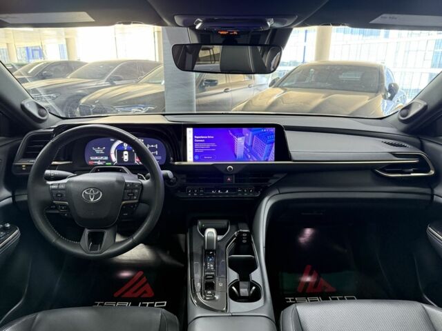 Серый Тойота Краун, объемом двигателя 0 л и пробегом 23 тыс. км за 45900 $, фото 19 на Automoto.ua