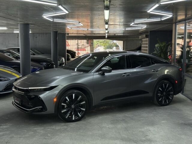 Серый Тойота Краун, объемом двигателя 0 л и пробегом 23 тыс. км за 45900 $, фото 4 на Automoto.ua