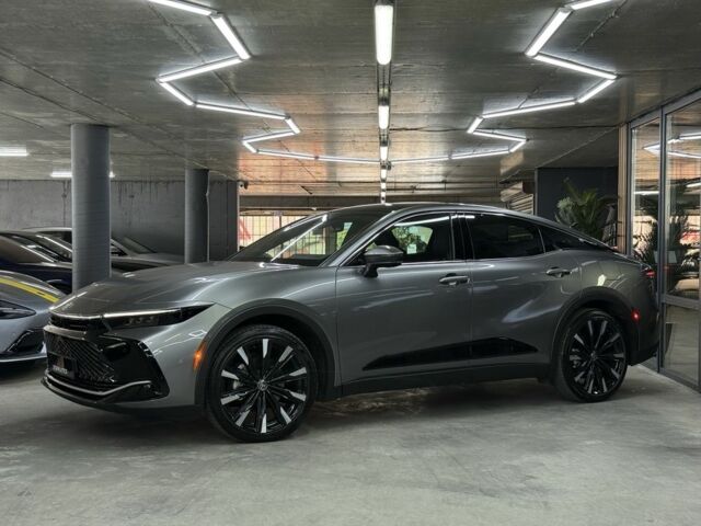 Серый Тойота Краун, объемом двигателя 0 л и пробегом 23 тыс. км за 45900 $, фото 6 на Automoto.ua