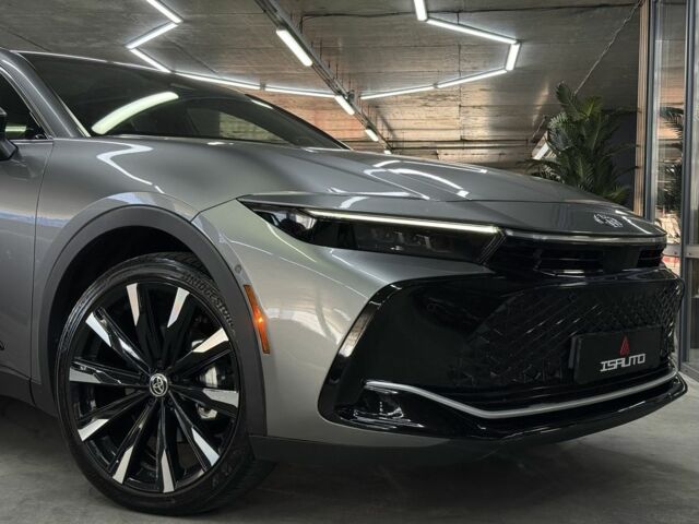 Серый Тойота Краун, объемом двигателя 0 л и пробегом 23 тыс. км за 45900 $, фото 3 на Automoto.ua