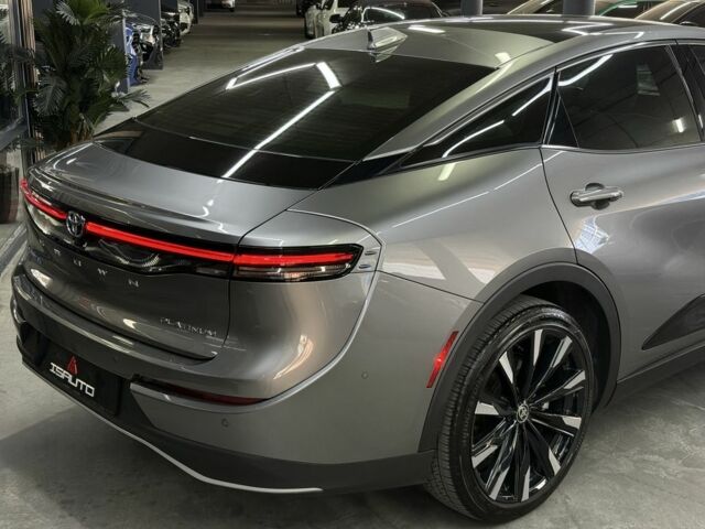 Серый Тойота Краун, объемом двигателя 0 л и пробегом 23 тыс. км за 45900 $, фото 9 на Automoto.ua