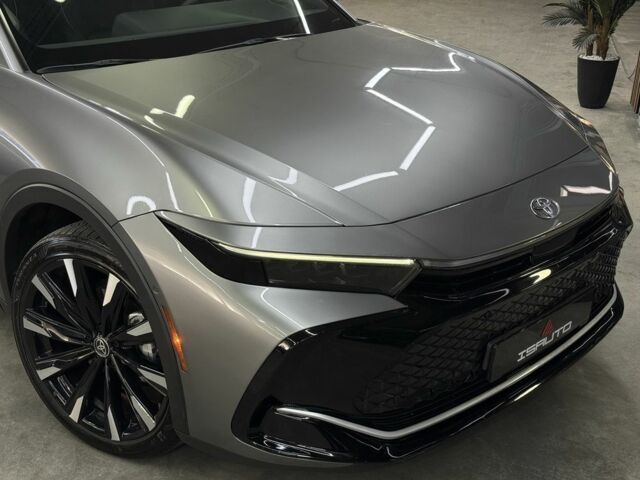 Серый Тойота Краун, объемом двигателя 0 л и пробегом 23 тыс. км за 45900 $, фото 1 на Automoto.ua