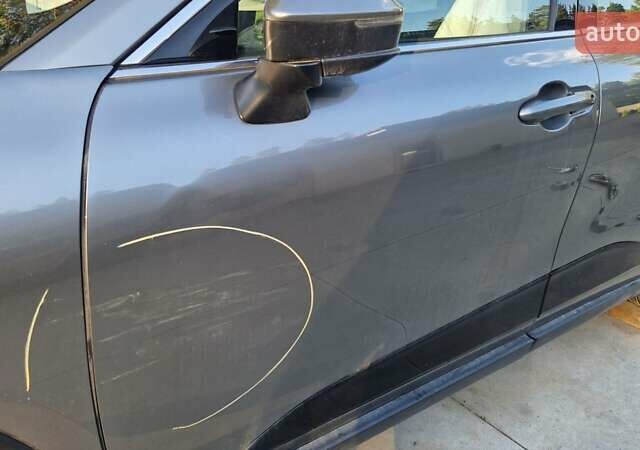 Серый Тойота Краун, объемом двигателя 2.5 л и пробегом 4 тыс. км за 12000 $, фото 2 на Automoto.ua