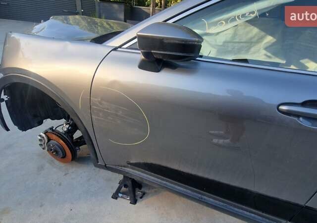 Серый Тойота Краун, объемом двигателя 2.5 л и пробегом 4 тыс. км за 12000 $, фото 1 на Automoto.ua