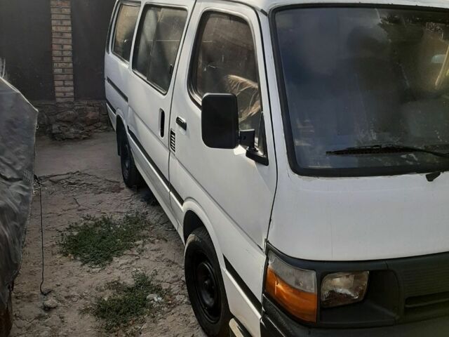 Белый Тойота Другая, объемом двигателя 0 л и пробегом 425 тыс. км за 2300 $, фото 2 на Automoto.ua