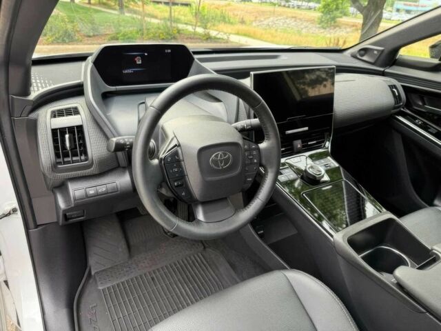 Белый Тойота Другая, объемом двигателя 0 л и пробегом 13 тыс. км за 11100 $, фото 7 на Automoto.ua