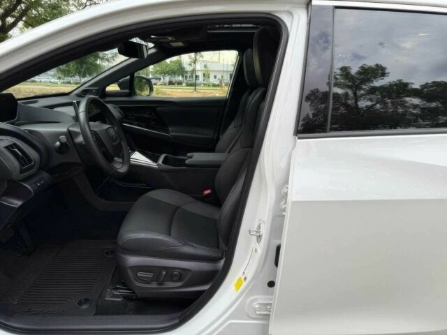 Белый Тойота Другая, объемом двигателя 0 л и пробегом 13 тыс. км за 11100 $, фото 9 на Automoto.ua