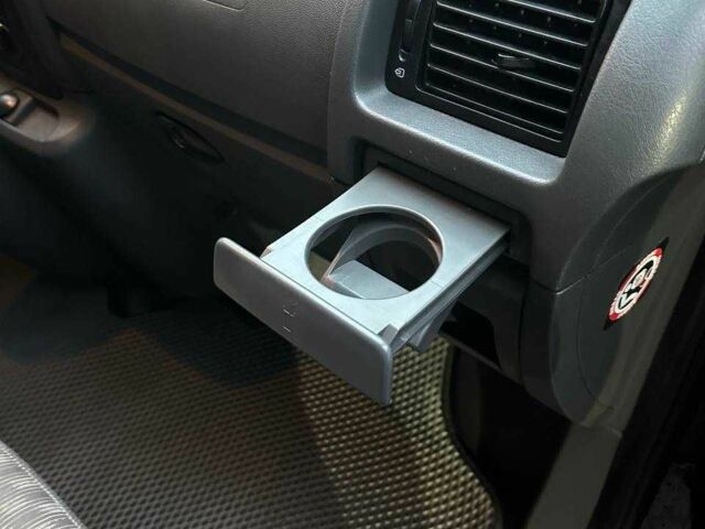 Черный Тойота Другая, объемом двигателя 2 л и пробегом 499 тыс. км за 11800 $, фото 10 на Automoto.ua