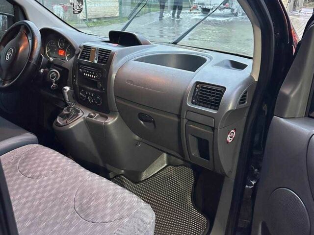 Черный Тойота Другая, объемом двигателя 2 л и пробегом 499 тыс. км за 11800 $, фото 7 на Automoto.ua