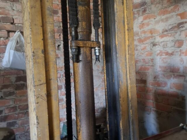 Желтый Тойота Другая, объемом двигателя 0 л и пробегом 200 тыс. км за 125000 $, фото 3 на Automoto.ua
