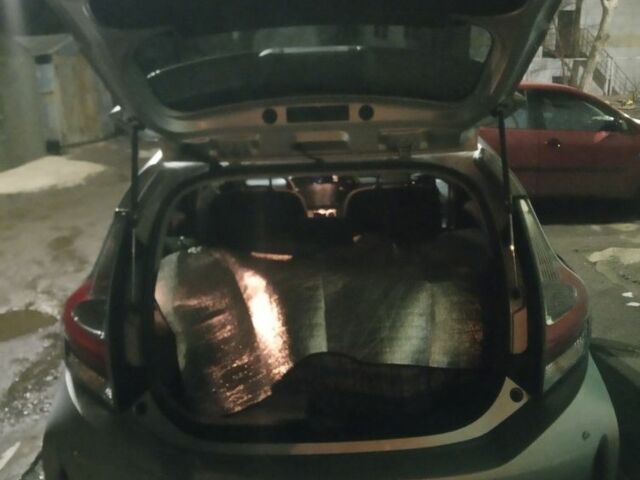 Сірий Тойота Інша, об'ємом двигуна 1.5 л та пробігом 61 тис. км за 13600 $, фото 3 на Automoto.ua