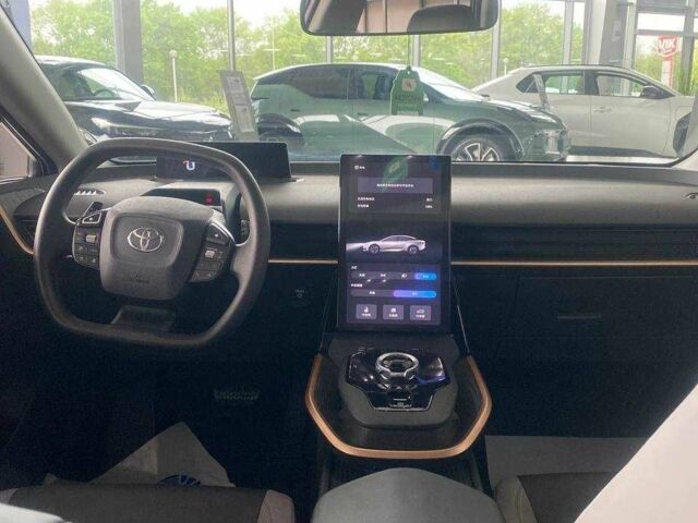 Сірий Тойота Інша, об'ємом двигуна 0 л та пробігом 1 тис. км за 22500 $, фото 5 на Automoto.ua