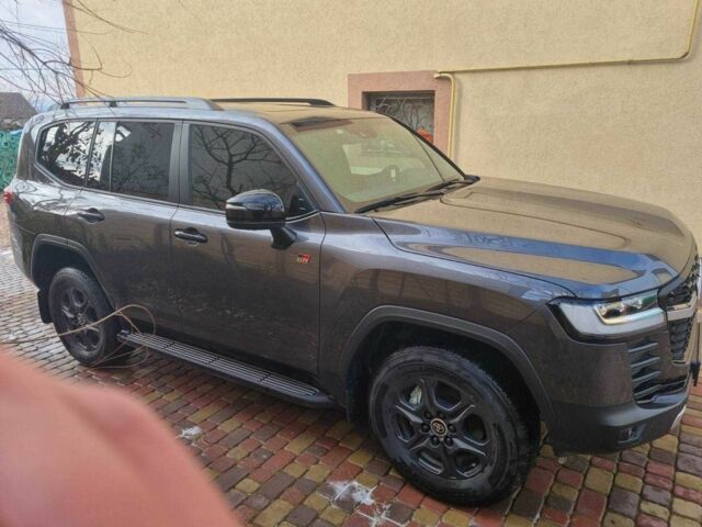 Сірий Тойота Інша, об'ємом двигуна 3.3 л та пробігом 3 тис. км за 89900 $, фото 3 на Automoto.ua