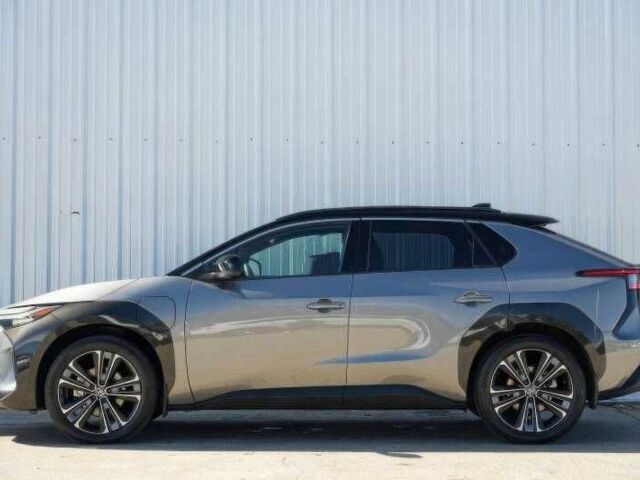 Серый Тойота Другая, объемом двигателя 0 л и пробегом 10 тыс. км за 10000 $, фото 7 на Automoto.ua