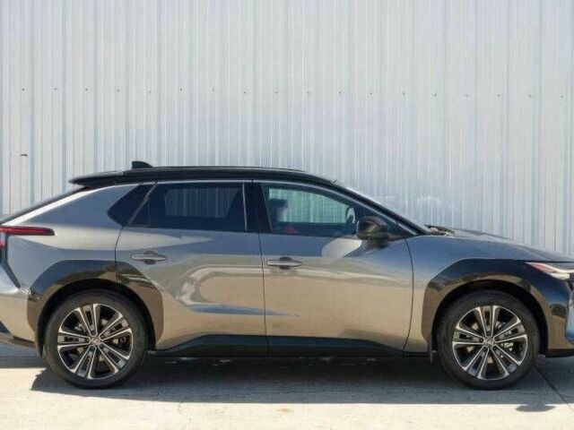 Серый Тойота Другая, объемом двигателя 0 л и пробегом 10 тыс. км за 10000 $, фото 3 на Automoto.ua