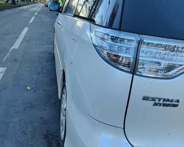 Белый Тойота Эстима, объемом двигателя 2.4 л и пробегом 128 тыс. км за 13750 $, фото 7 на Automoto.ua