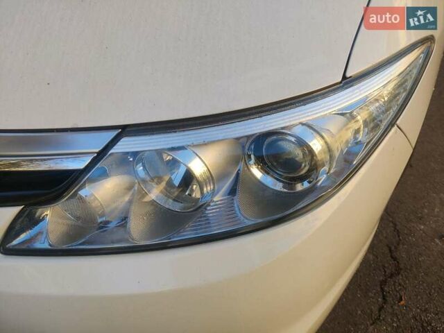 Белый Тойота Эстима, объемом двигателя 2.4 л и пробегом 128 тыс. км за 13750 $, фото 26 на Automoto.ua