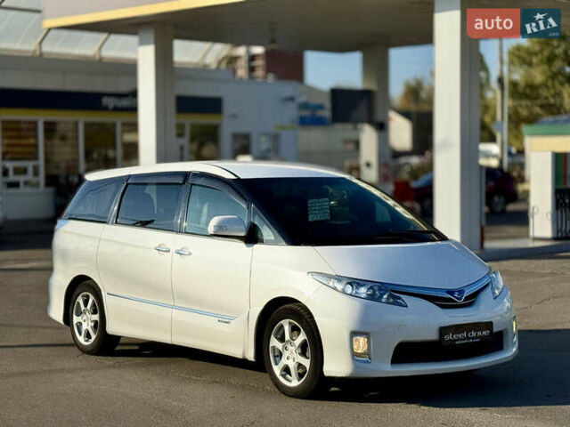 Белый Тойота Эстима, объемом двигателя 2.36 л и пробегом 101 тыс. км за 13499 $, фото 2 на Automoto.ua