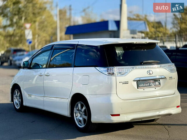 Белый Тойота Эстима, объемом двигателя 2.36 л и пробегом 101 тыс. км за 13499 $, фото 4 на Automoto.ua