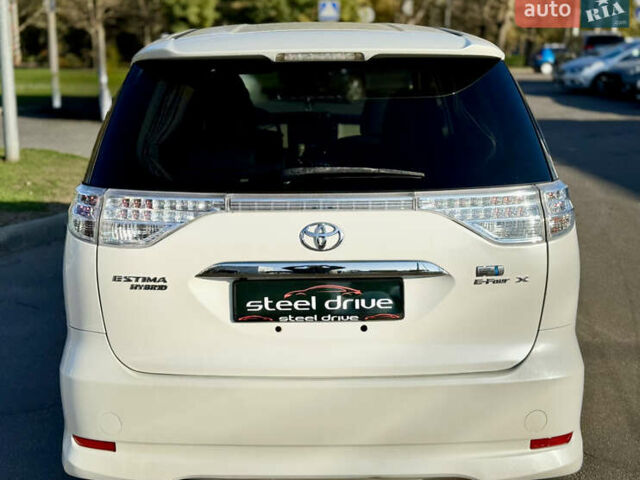 Белый Тойота Эстима, объемом двигателя 2.36 л и пробегом 101 тыс. км за 13499 $, фото 3 на Automoto.ua