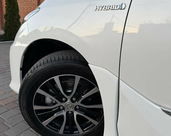 Білий Тойота Естіма, об'ємом двигуна 2.4 л та пробігом 130 тис. км за 16700 $, фото 13 на Automoto.ua