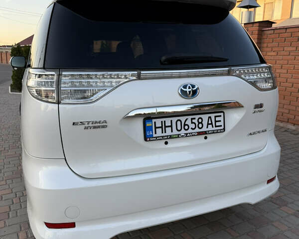 Білий Тойота Естіма, об'ємом двигуна 2.4 л та пробігом 130 тис. км за 16700 $, фото 7 на Automoto.ua