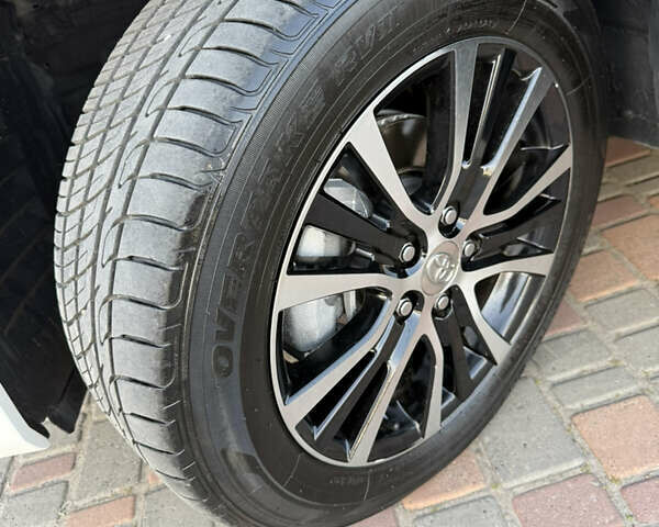 Білий Тойота Естіма, об'ємом двигуна 2.4 л та пробігом 130 тис. км за 16700 $, фото 14 на Automoto.ua