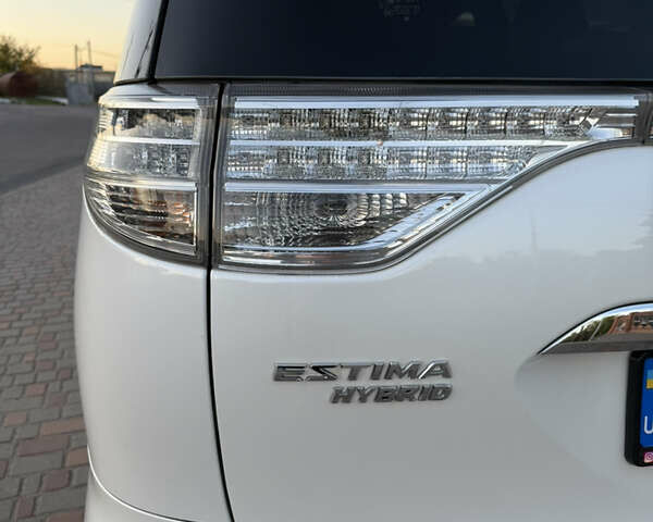 Білий Тойота Естіма, об'ємом двигуна 2.4 л та пробігом 130 тис. км за 16700 $, фото 8 на Automoto.ua