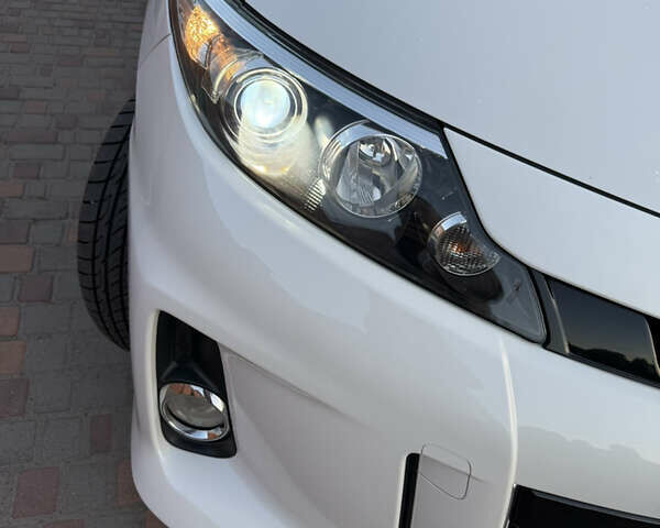 Білий Тойота Естіма, об'ємом двигуна 2.4 л та пробігом 130 тис. км за 16700 $, фото 22 на Automoto.ua