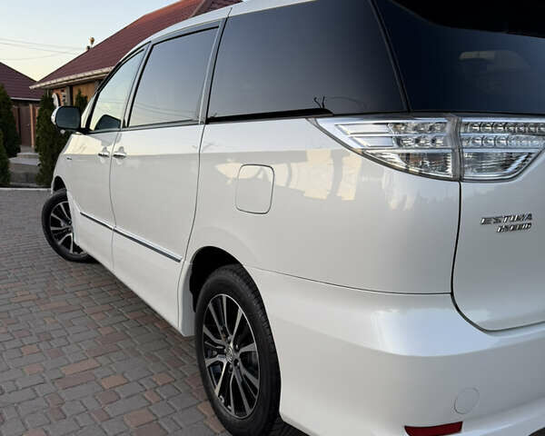 Білий Тойота Естіма, об'ємом двигуна 2.4 л та пробігом 130 тис. км за 16700 $, фото 11 на Automoto.ua