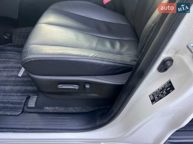Белый Тойота Эстима, объемом двигателя 2.4 л и пробегом 52 тыс. км за 18850 $, фото 29 на Automoto.ua