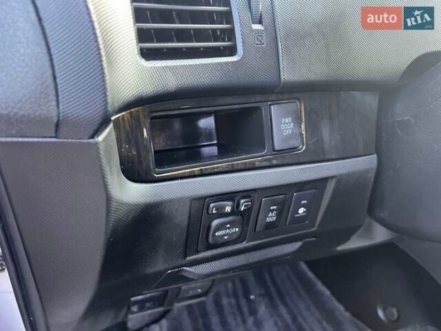 Белый Тойота Эстима, объемом двигателя 2.4 л и пробегом 52 тыс. км за 18850 $, фото 28 на Automoto.ua