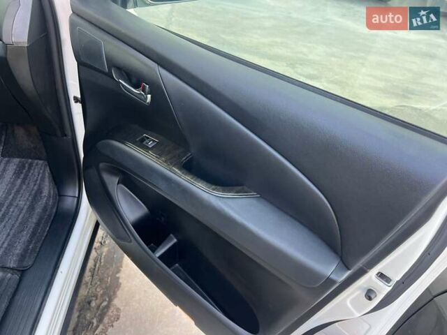 Белый Тойота Эстима, объемом двигателя 2.4 л и пробегом 52 тыс. км за 18850 $, фото 35 на Automoto.ua