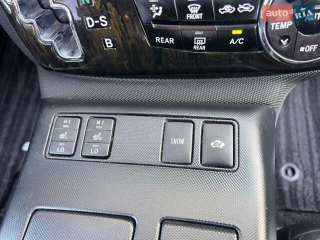 Белый Тойота Эстима, объемом двигателя 2.4 л и пробегом 52 тыс. км за 18850 $, фото 44 на Automoto.ua